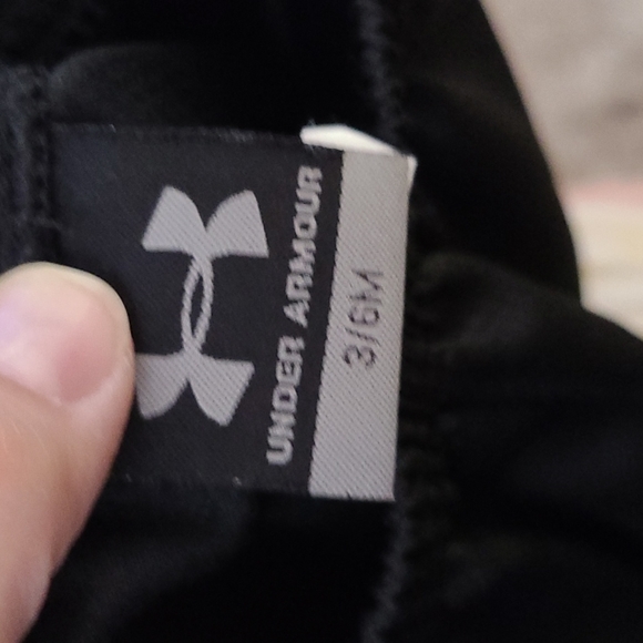 Infant boys size 3 to 6 months Under Armor outfit - Picture 4 of 5